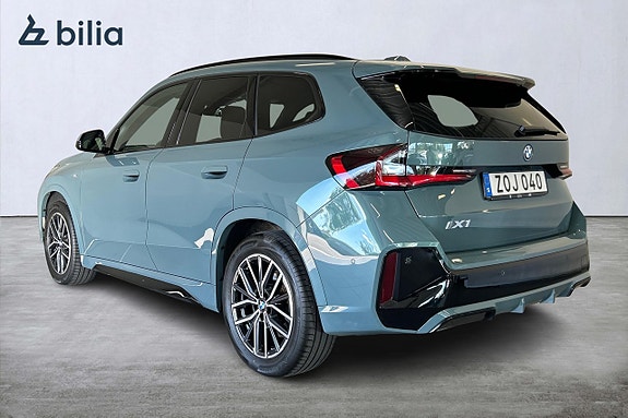 BMW iX1 5 of 22