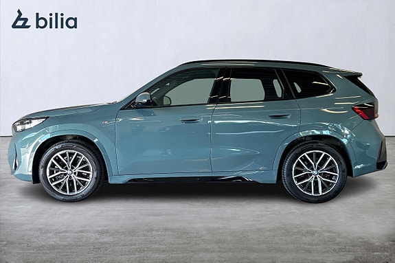 BMW iX1 4 of 22