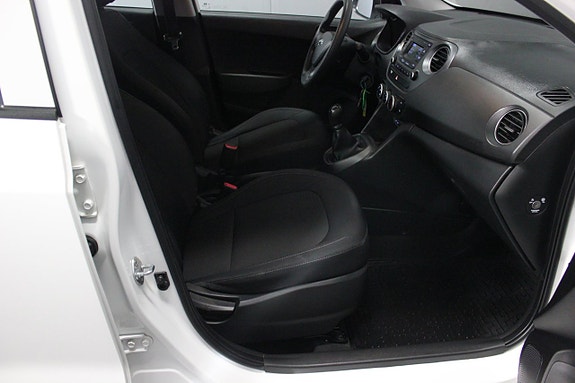 Hyundai i10 9 of 19
