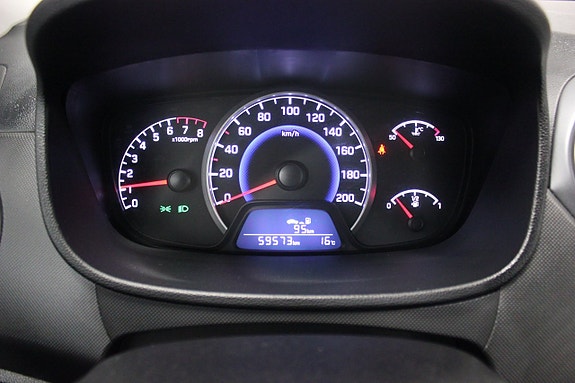 Hyundai i10 14 of 19