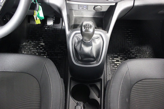 Hyundai i10 17 of 19