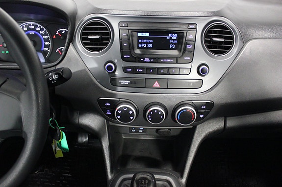 Hyundai i10 16 of 19