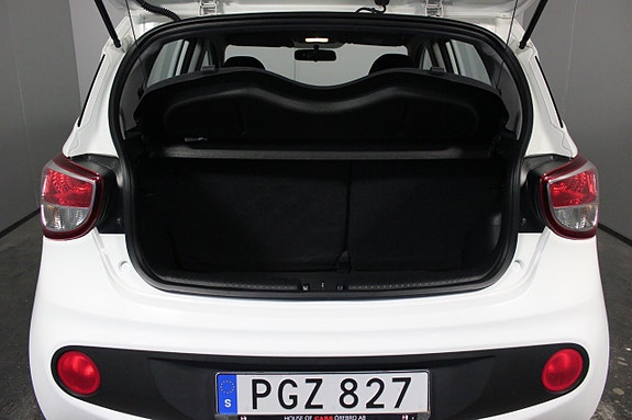 Hyundai i10 7 of 19