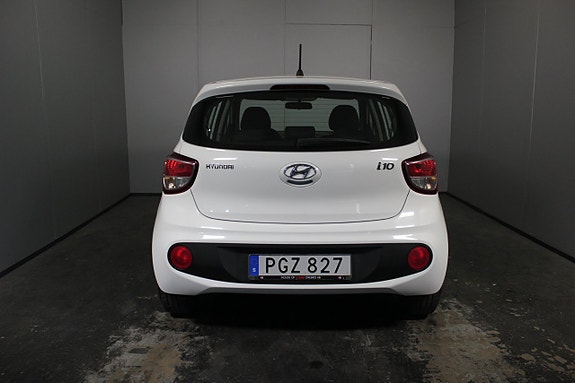 Hyundai i10 6 of 19