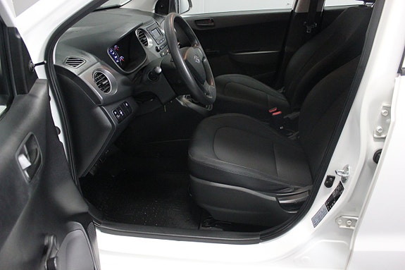 Hyundai i10 8 of 19