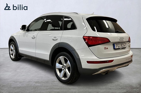 Audi Q5 2 of 15