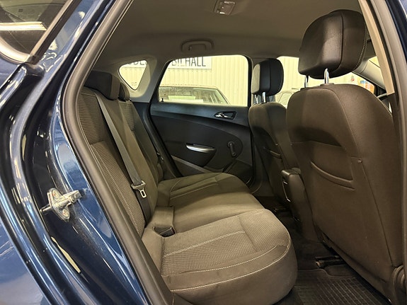 Opel Astra 11 of 12