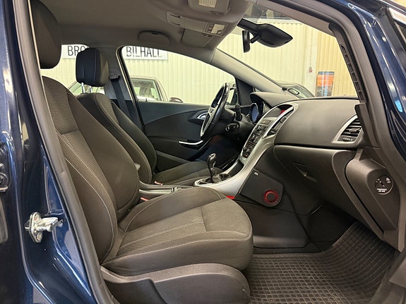 Opel Astra 10 of 12