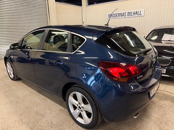 Opel Astra 4 of 12