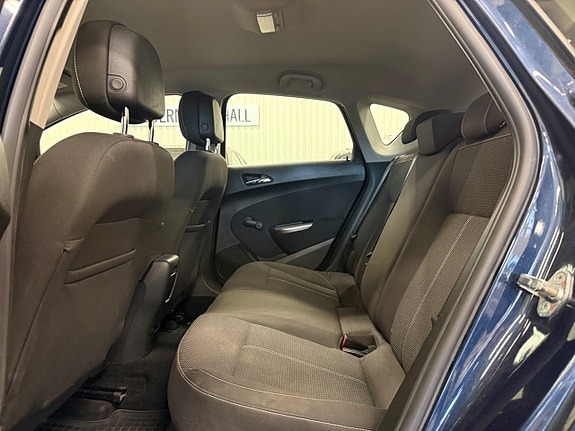 Opel Astra 12 of 12
