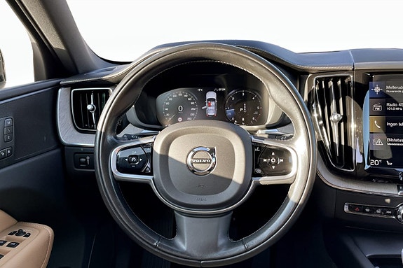 Volvo XC60 7 of 9