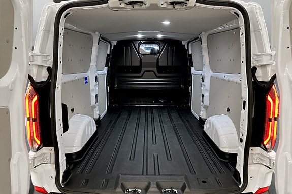 Ford E-Transit 7 of 8