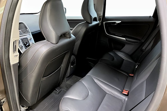 Volvo XC60 8 of 9