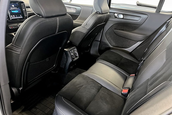 Volvo C40 8 of 9