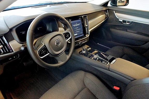 Volvo V90 8 of 13