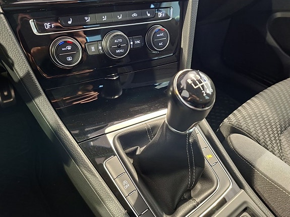 Volkswagen Golf VII 7 of 15