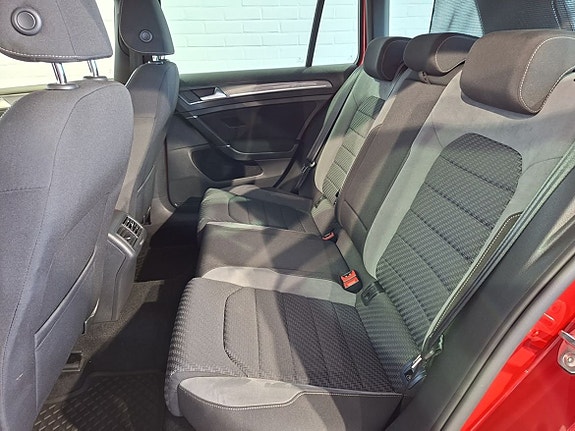 Volkswagen Golf VII 8 of 15