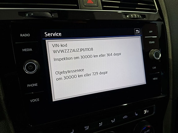 Volkswagen Golf VII 15 of 15