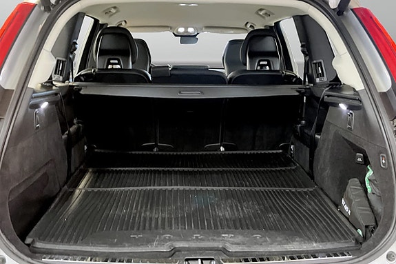 Volvo XC90 9 of 9