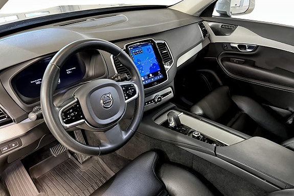 Volvo XC90 5 of 9