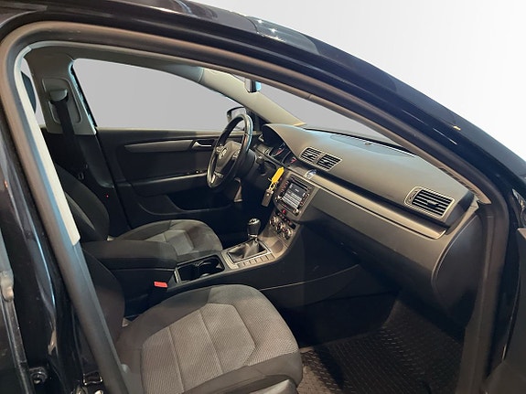 Volkswagen Passat 9 of 10