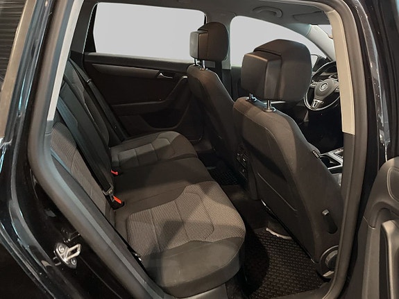 Volkswagen Passat 8 of 10
