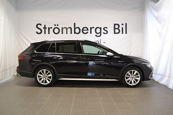 Volkswagen Golf Alltrack 2 of 11