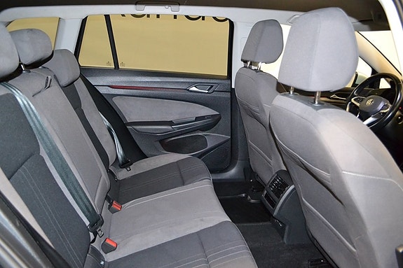 Volkswagen Golf Alltrack 10 of 11