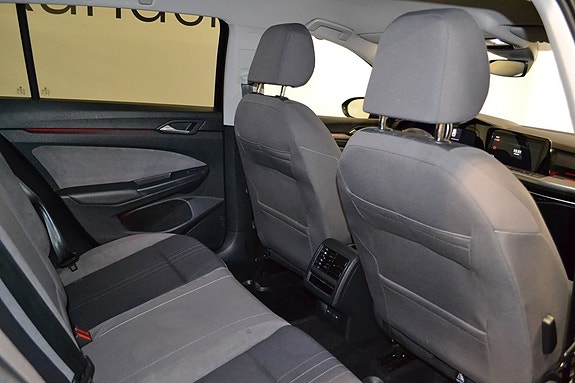 Volkswagen Golf Alltrack 11 of 11