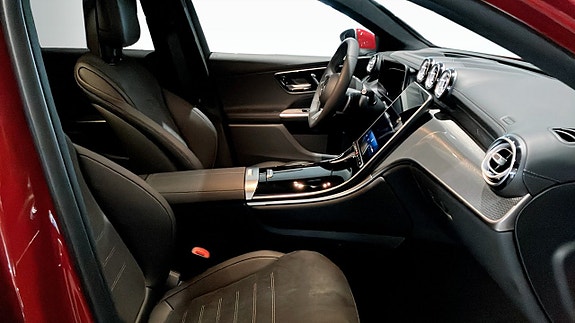 Mercedes-Benz GLC300 de 4 of 9