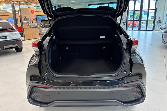Toyota C-HR 10 of 18