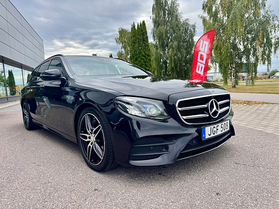Mercedes-Benz E220 3 of 21