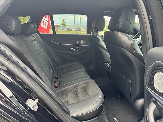 Mercedes-Benz E220 19 of 21