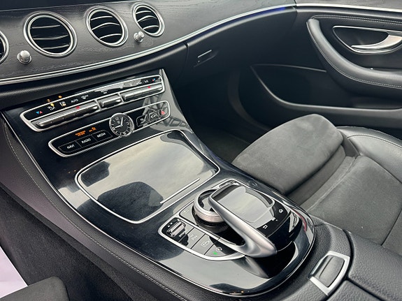 Mercedes-Benz E220 13 of 21