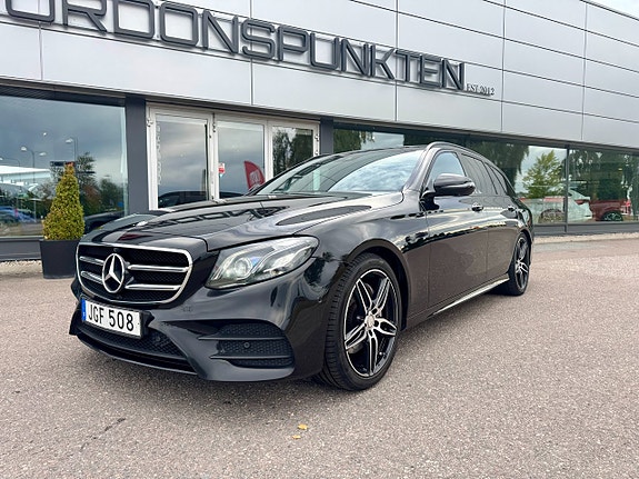 Mercedes-Benz E220 2 of 21