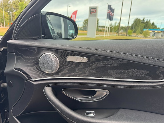 Mercedes-Benz E220 16 of 21