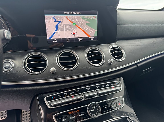 Mercedes-Benz E220 12 of 21