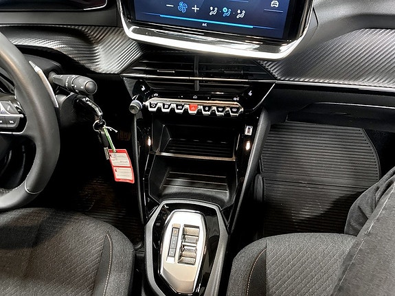 Peugeot 208 13 of 19