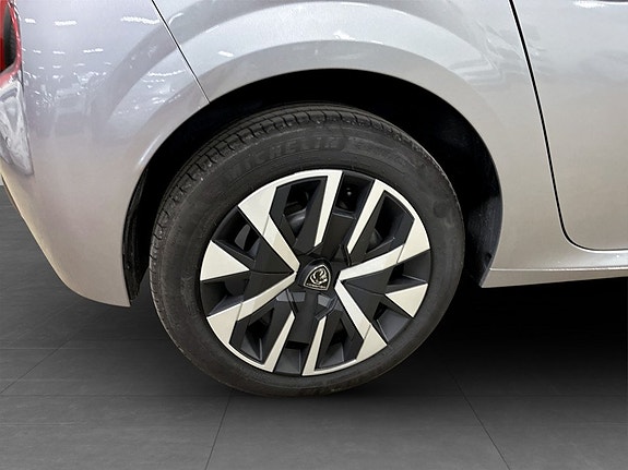 Peugeot 208 18 of 19