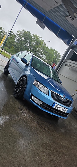 Skoda Octavia 2 of 19