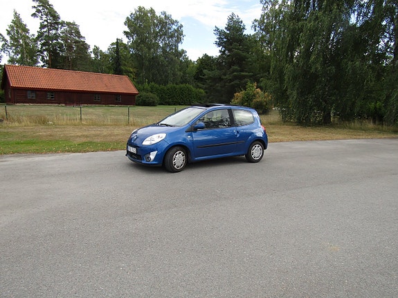 Renault Twingo 2 of 13