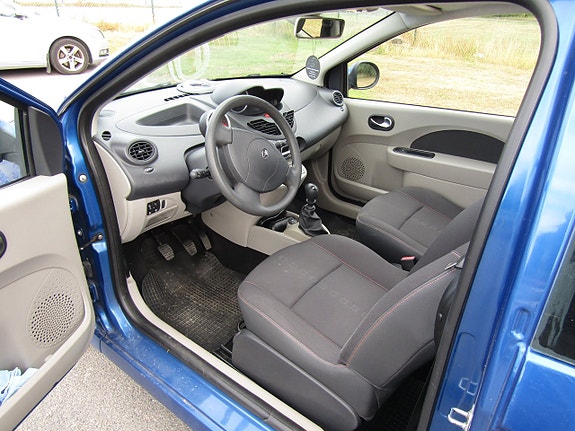 Renault Twingo 9 of 13
