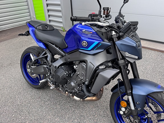 Yamaha MT-09 6 of 7