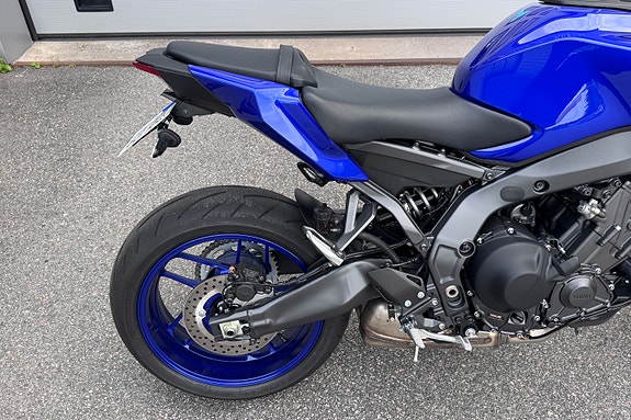 Yamaha MT-09 3 of 7