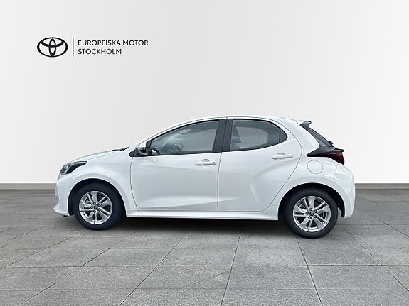 Toyota Yaris 5 of 12