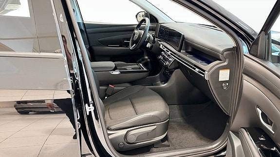 Hyundai Tucson 3 of 12
