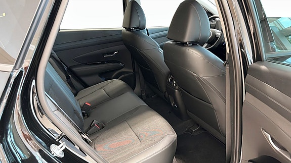 Hyundai Tucson 5 of 12