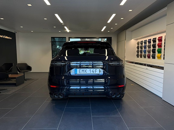 Porsche Cayenne 5 of 24