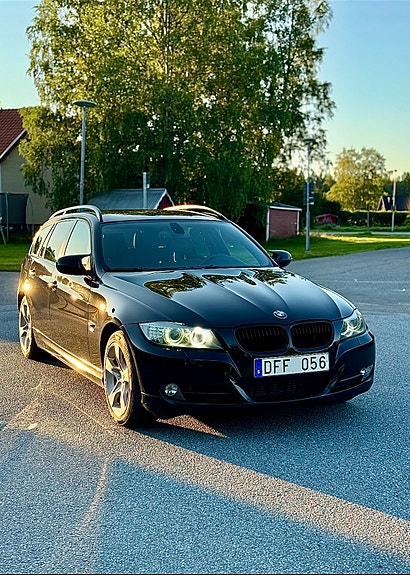 BMW 320d 2 of 3