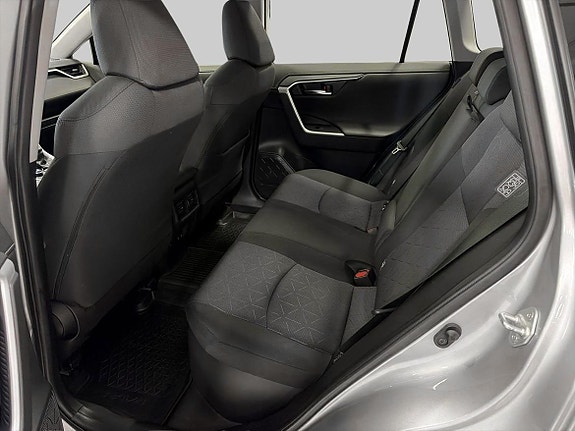 Toyota RAV4 11 of 21